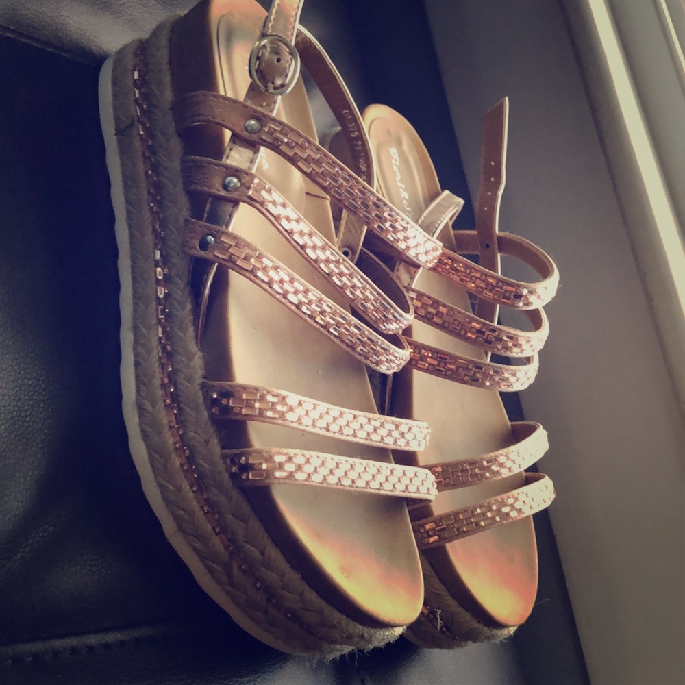 Platform sandals